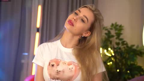 Jenny online show from 02-23-26, 08:22