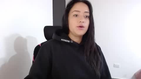 Snapshot of jjulietha95 chatting on 01-20-25, 08:52 Julieta online show from 01-20-25, 08:52