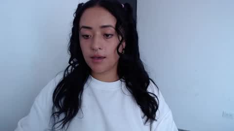 Snapshot of jjulietha95 chatting on 01-31-25, 02:39 Julieta online show from 01-31-25, 02:39