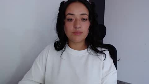 Snapshot of jjulietha95 chatting on 01-31-25, 09:37 Julieta online show from 01-31-25, 09:37