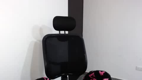 Snapshot of jjulietha95 chatting on 02-05-25, 10:41 Julieta online show from 02-05-25, 10:41