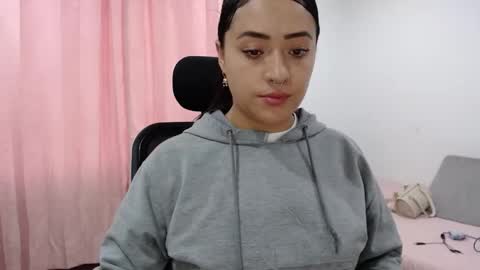 Snapshot of jjulietha95 chatting on 02-16-25, 10:43 Julieta online show from 02-16-25, 10:43