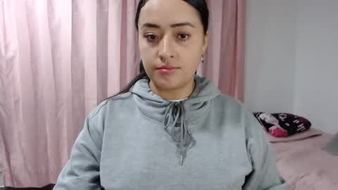 Snapshot of jjulietha95 chatting on 02-17-25, 03:36 Julieta online show from 02-17-25, 03:36