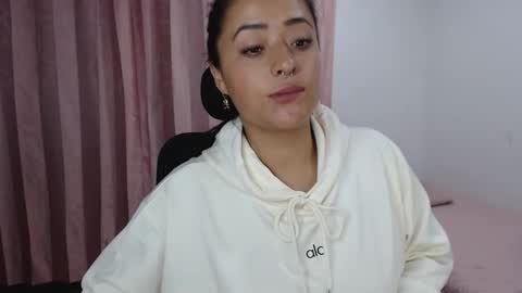 Snapshot of jjulietha95 chatting on 02-20-25, 02:18 Julieta online show from 02-20-25, 02:18