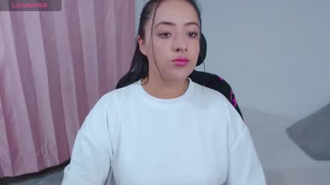 Snapshot of jjulietha95 chatting on 03-03-25, 12:48 Julieta online show from 03-03-25, 12:48