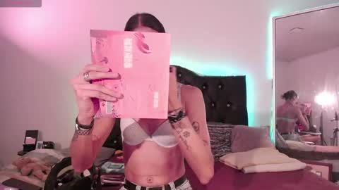 Joa Isaza     online show from 01-16-26, 07:01