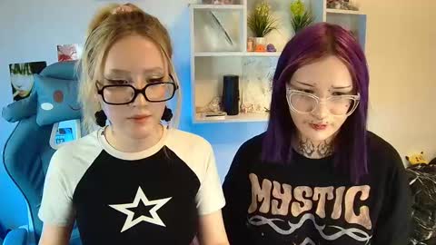 joan_kiss online show from 01-16-26, 02:43