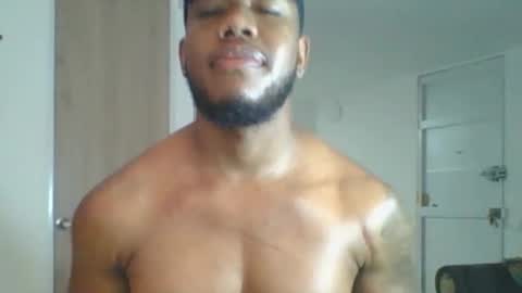 Snapshot of joan_saenz chatting on 11-25-25, 02:33 JOAN SAENZ online show from 11-25-25, 02:33