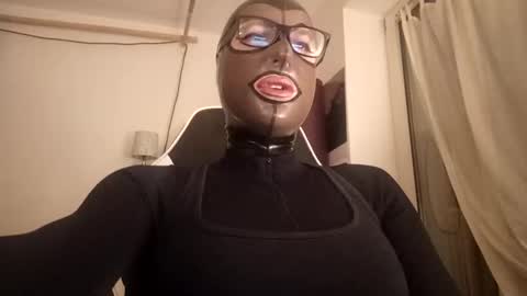 Snapshot of joanesxfree chatting on 02-14-25, 11:20 The sweetest toy online show from 02-14-25, 11:20