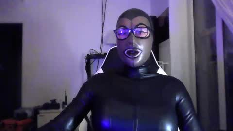 Snapshot of joanesxfree chatting on 10-25-25, 06:02 The sweetest toy online show from 10-25-25, 06:02