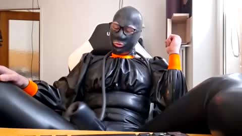 Snapshot of joanesxfree chatting on 01-11-26, 02:22 The sweetest toy online show from 01-11-26, 02:22