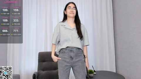 Snapshot of joangoulder chatting on 01-04-25, 12:05 Mia online show from 01-04-25, 12:05