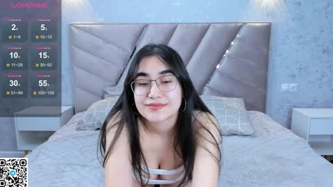 Snapshot of joangoulder chatting on 01-09-25, 12:09 Mia online show from 01-09-25, 12:09