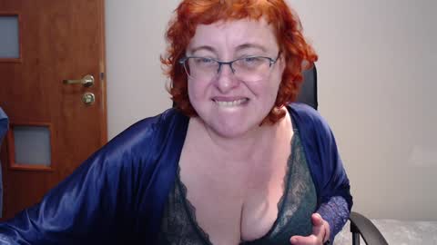 Snapshot of joannaandneighbour chatting on 12-23-24, 01:13 Joanna and Greg online show from 12-23-24, 01:13