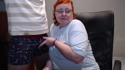 Snapshot of joannaandneighbour chatting on 12-25-24, 10:17 Joanna and Greg online show from 12-25-24, 10:17