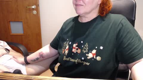 Snapshot of joannaandneighbour chatting on 12-26-24, 09:01 Joanna and Greg online show from 12-26-24, 09:01