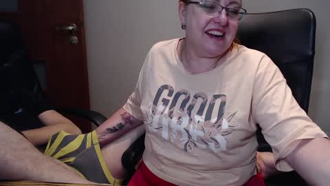 Snapshot of joannaandneighbour chatting on 01-23-25, 08:25 Joanna and Greg online show from 01-23-25, 08:25