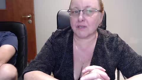 Snapshot of joannaandneighbour chatting on 02-09-25, 11:14 Joanna and Greg online show from 02-09-25, 11:14