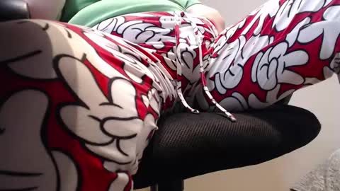 Snapshot of joannaandneighbour chatting on 02-18-25, 02:16 Joanna and Greg online show from 02-18-25, 02:16