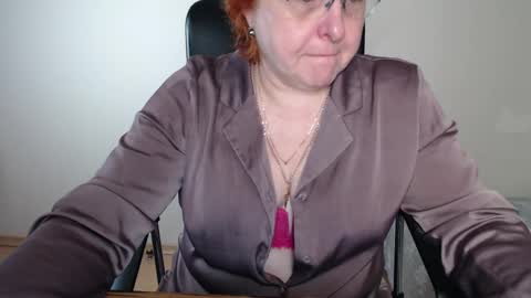 Snapshot of joannaandneighbour chatting on 03-10-25, 08:59 Joanna and Greg online show from 03-10-25, 08:59