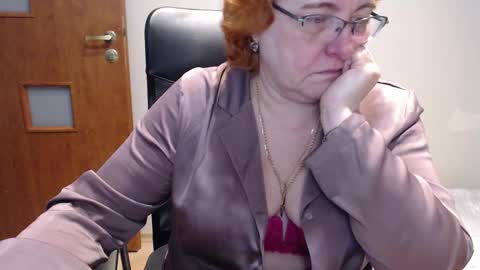 Snapshot of joannaandneighbour chatting on 03-10-25, 12:04 Joanna and Greg online show from 03-10-25, 12:04