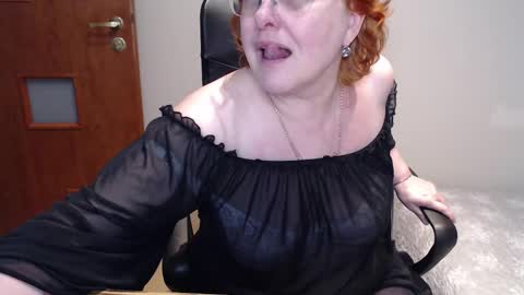 Snapshot of joannaandneighbour chatting on 03-12-25, 12:47 Joanna and Greg online show from 03-12-25, 12:47