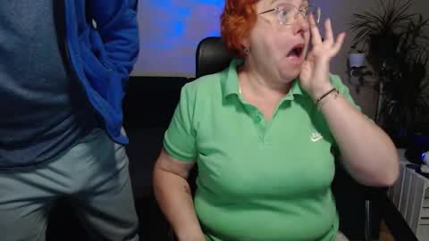 Snapshot of joannaandneighbour chatting on 09-28-25, 08:42 Joanna and Greg online show from 09-28-25, 08:42