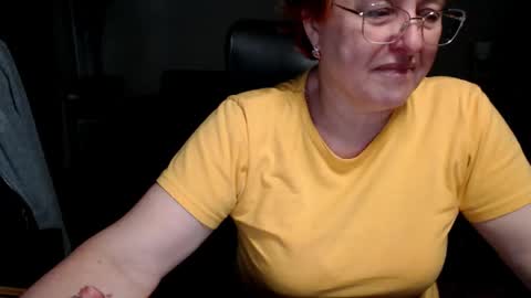 Snapshot of joannaandneighbour chatting on 11-20-25, 06:46 Joanna and Greg online show from 11-20-25, 06:46