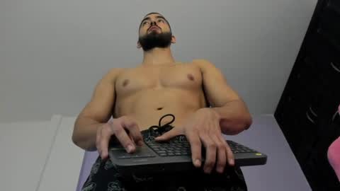 Snapshot of joao_batista_team chatting on 07-12-26, 11:40 JOAO BATISTA online show from 07-12-26, 11:40