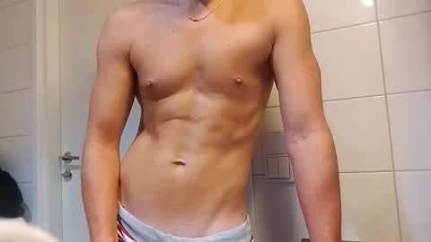 Snapshot of joaquin_h chatting on 10-10-25, 05:39 Joaquin online show from 10-10-25, 05:39