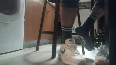 Snapshot of jobbeduval chatting on 01-28-25, 10:23 GUILLAUME feet and socks online show from 01-28-25, 10:23