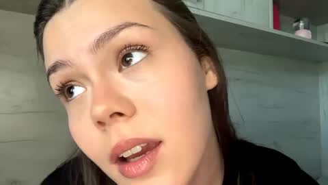 Snapshot of jodeesolarz chatting on 06-18-26, 09:25 Mila online show from 06-18-26, 09:25