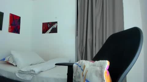 Snapshot of joe23___ chatting on 10-19-25, 02:12 Joe online show from 10-19-25, 02:12