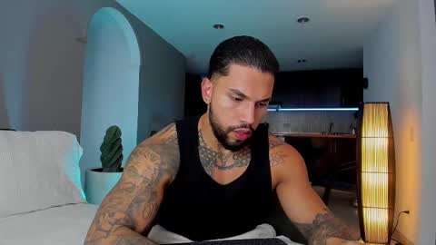 Snapshot of joe_esthetic chatting on 02-13-25, 10:33 joe_esthetic online show from 02-13-25, 10:33