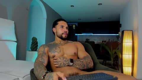 Snapshot of joe_esthetic chatting on 02-25-25, 01:41 joe_esthetic online show from 02-25-25, 01:41