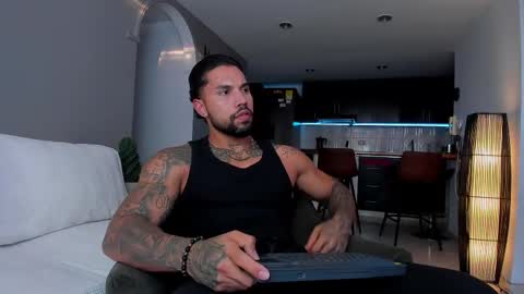 Snapshot of joe_esthetic chatting on 11-22-25, 10:20 joe_esthetic online show from 11-22-25, 10:20