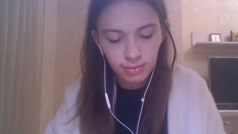 Jennifer online show from 10-16-25, 04:30