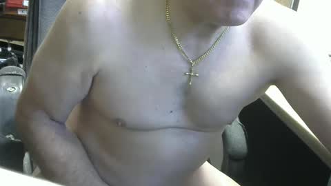 Snapshot of joeynudejerker chatting on 05-26-26, 01:07 joeynudejerker online show from 05-26-26, 01:07