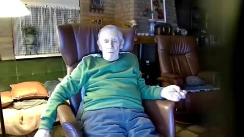 Snapshot of johan7_heet chatting on 12-05-24, 04:01 johan7 heet online show from 12-05-24, 04:01