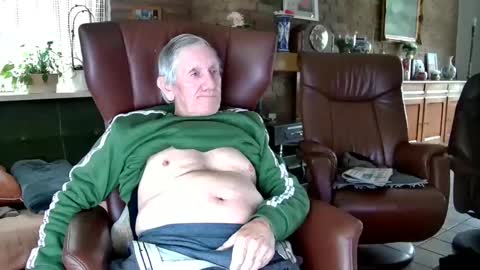 Snapshot of johan7_heet chatting on 12-10-24, 01:55 johan7 heet online show from 12-10-24, 01:55