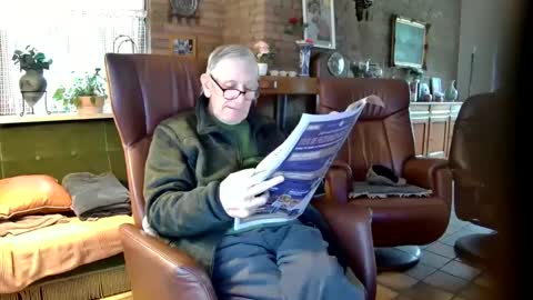 Snapshot of johan7_heet chatting on 12-11-24, 01:28 johan7 heet online show from 12-11-24, 01:28