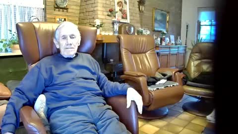 Snapshot of johan7_heet chatting on 12-18-24, 03:00 johan7 heet online show from 12-18-24, 03:00