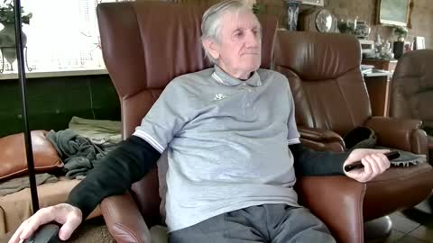 Snapshot of johan7_heet chatting on 01-22-25, 02:14 johan7 heet online show from 01-22-25, 02:14