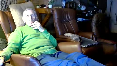 Snapshot of johan7_heet chatting on 09-12-25, 06:19 johan7 heet online show from 09-12-25, 06:19