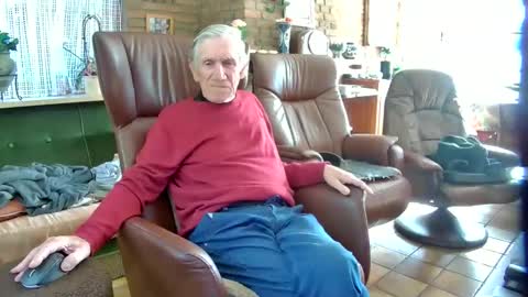 Snapshot of johan7_heet chatting on 10-22-25, 11:43 johan7 heet online show from 10-22-25, 11:43