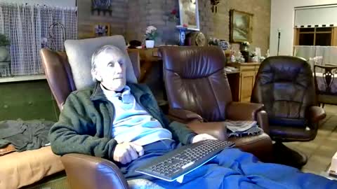 Snapshot of johan7_heet chatting on 11-15-25, 09:32 johan7 heet online show from 11-15-25, 09:32