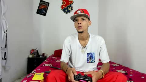 Snapshot of johan_and_antonella chatting on 01-19-25, 09:45 johan_and_antonella online show from 01-19-25, 09:45