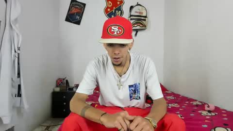 Snapshot of johan_and_antonella chatting on 01-20-25, 12:46 johan_and_antonella online show from 01-20-25, 12:46