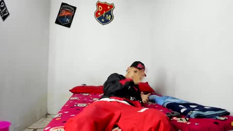 Snapshot of johan_and_antonella chatting on 01-27-25, 04:41 johan_and_antonella online show from 01-27-25, 04:41