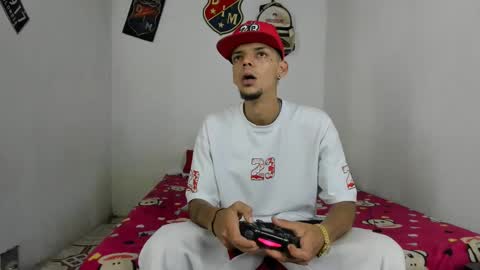 Snapshot of johan_and_antonella chatting on 01-30-25, 12:50 johan_and_antonella online show from 01-30-25, 12:50